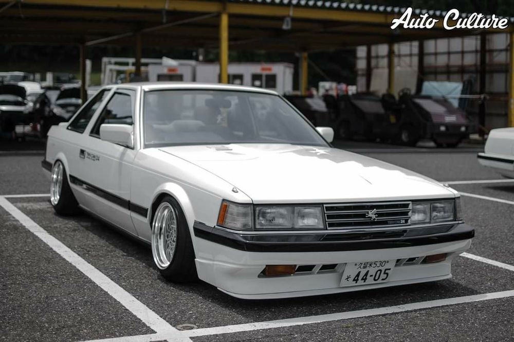 Тойота соарер фараси сотилади 2 та олди