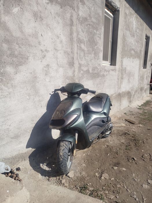 Vând scuter Suzuki zillion 50 cc 2t