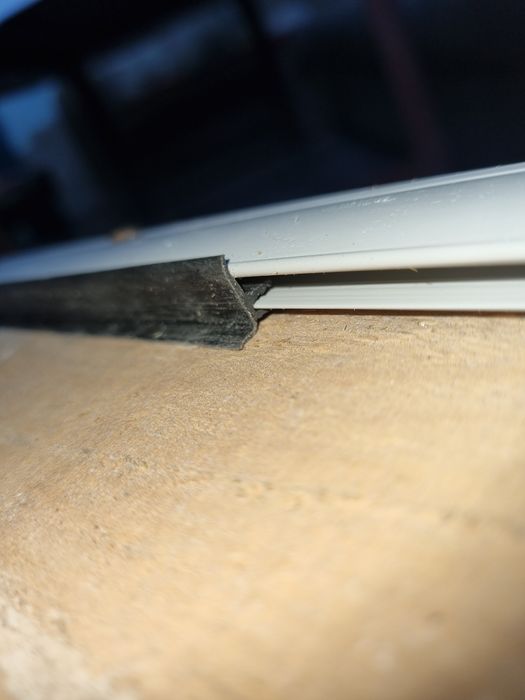 Багет для натяжных потолков