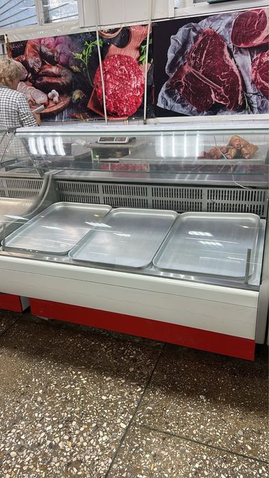 Продам витрину холоднильник, подтоварка.