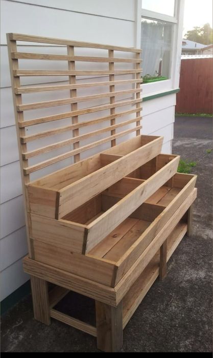 Кашпо из дерева.