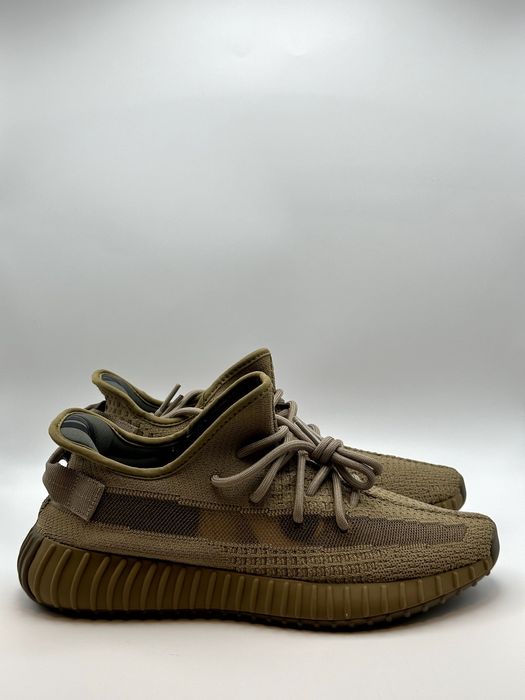 Yeezy 350 v2 Earth Sneakers
