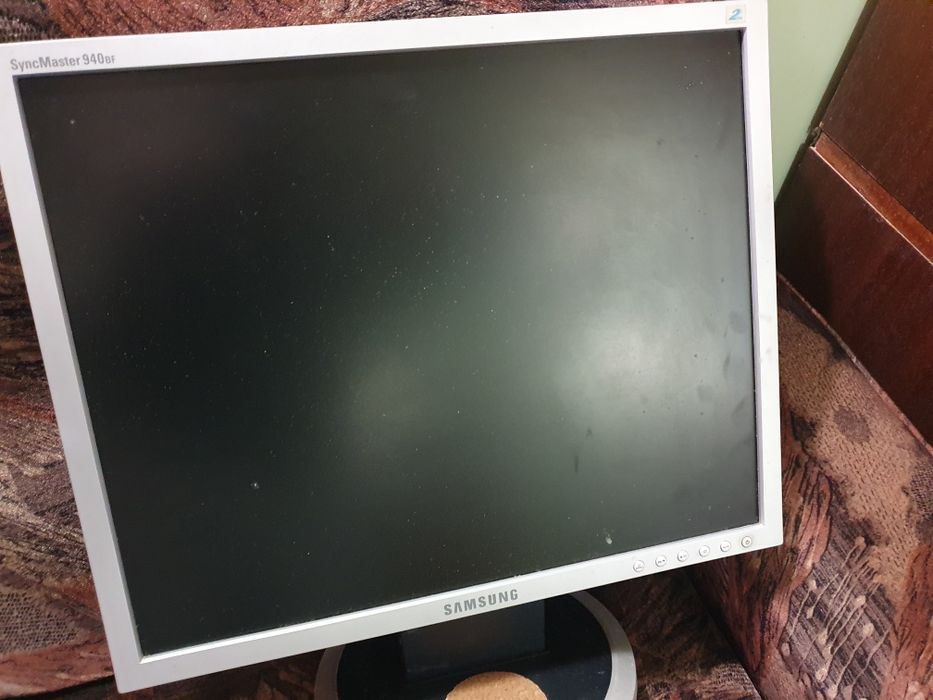 2 Монитора samsung, 1 benq