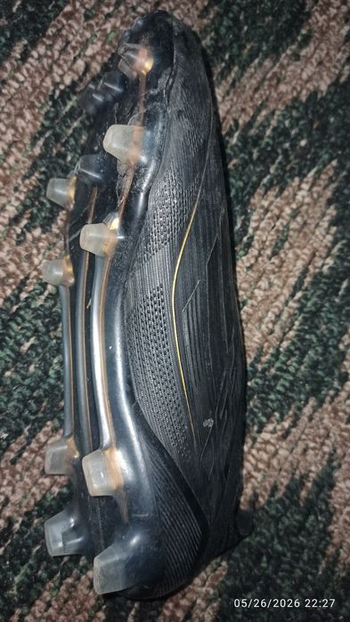Adidas F50 butsa sotiladi