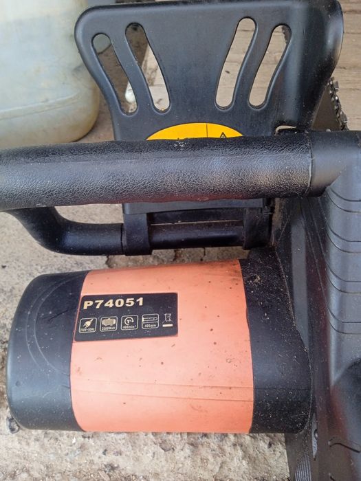 Продам электропилу .