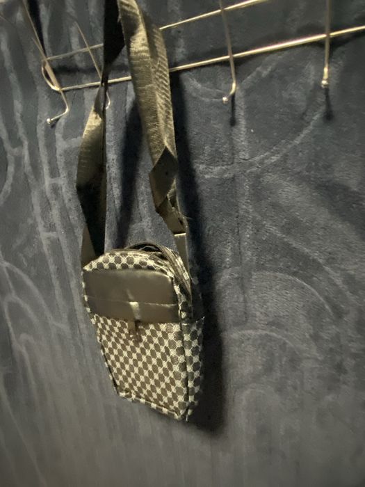 Нова чанта за момче или мъж от кожа е первектна за път или работа