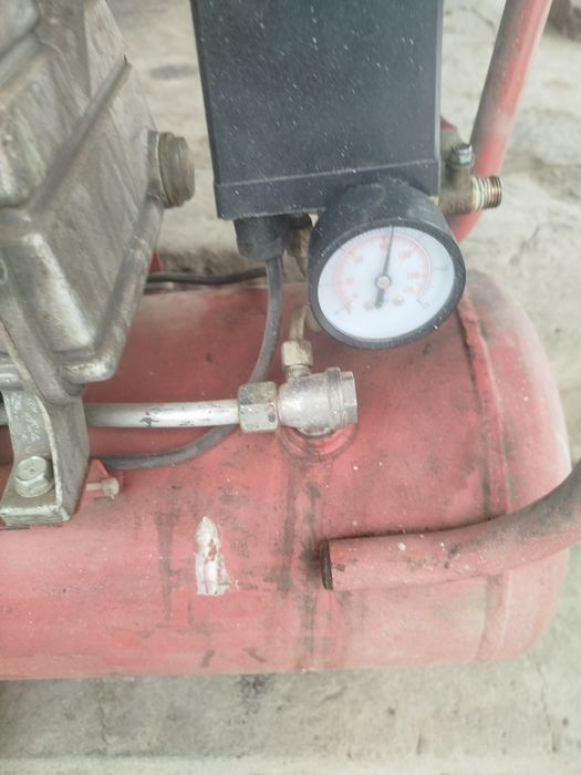 Продам компрессор