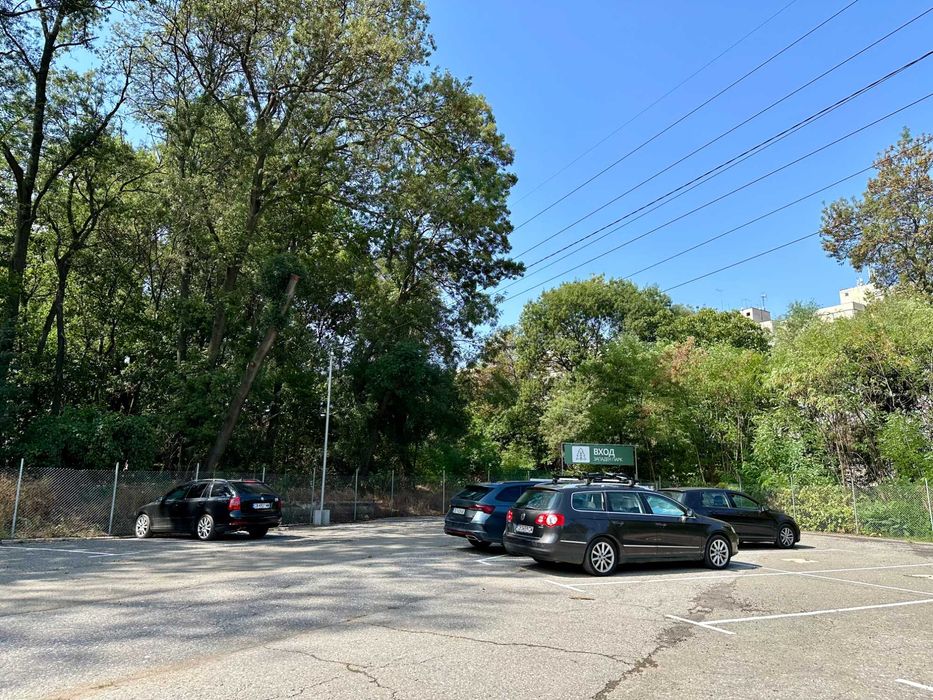 Дава се под наем Гараж / Паркомясто в София, Западен парк - 7000 кв.м за 35.7 € - Снимка #9