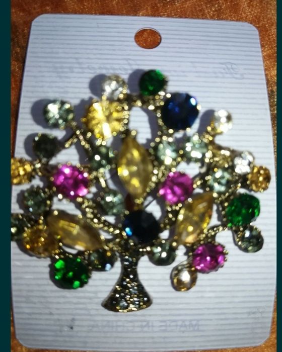 Броши  для женщин, девушек и девочек