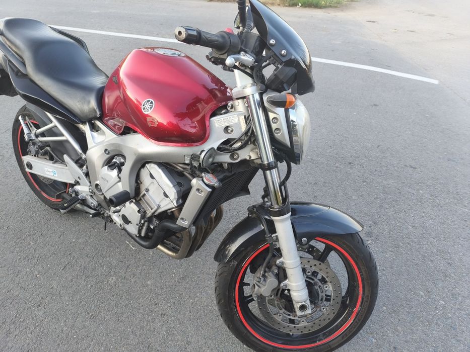Motocicleta Yamaha FZ6 2004