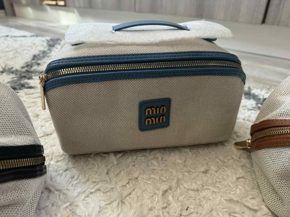 Дамски несесер унисекс! Състояние ново!