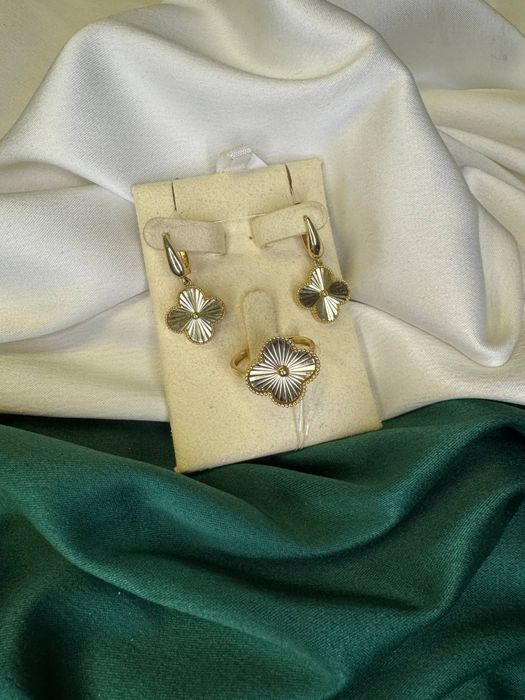Комплект Van Cleef из желтого золота 585 пробы