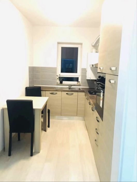 Inchiriez apartament mobilat