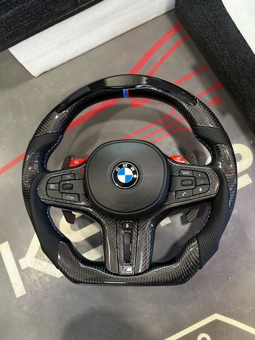 Volan BMW M Carbon Seria G - Incalzire - Vibratii - Traffic Jam Assist