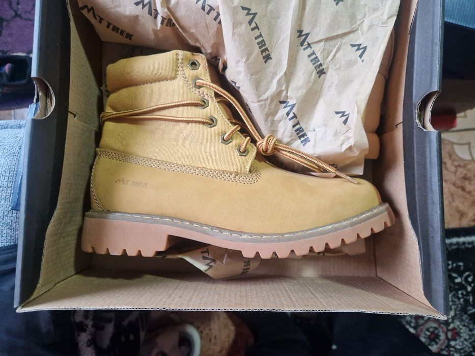 Adidasi Noi Originali