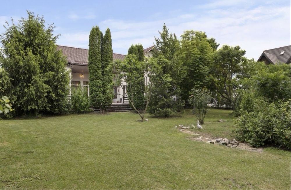 Casă cu teren 2.800 mp în Ostratu, Corbeanca – toate utilitățile