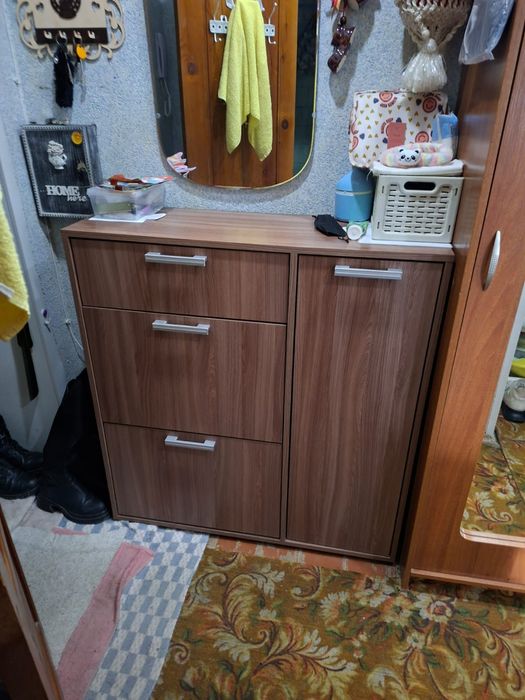 Продам обувницу ,