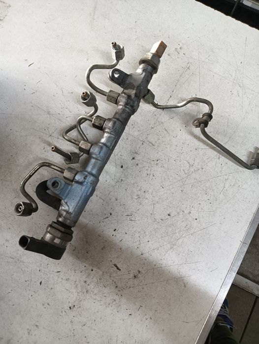 Rampa Injectoare Volkswagen Touran (1T3) [ 2010 - 2015 ] Tdi (Cfhf, Cl