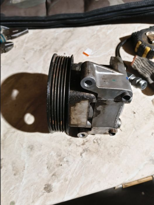 Продам гур насос форд фокус