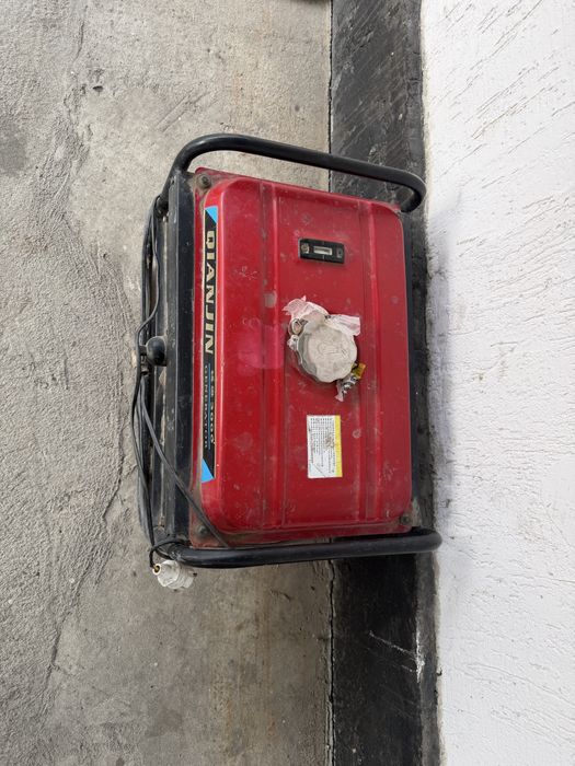 Продам бинзиновый генератор