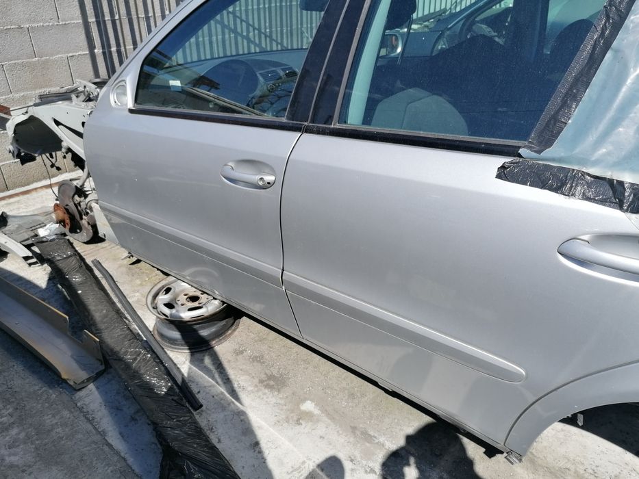 Ușă laterală stânga față  Mercedes E Class W211 lim. C744