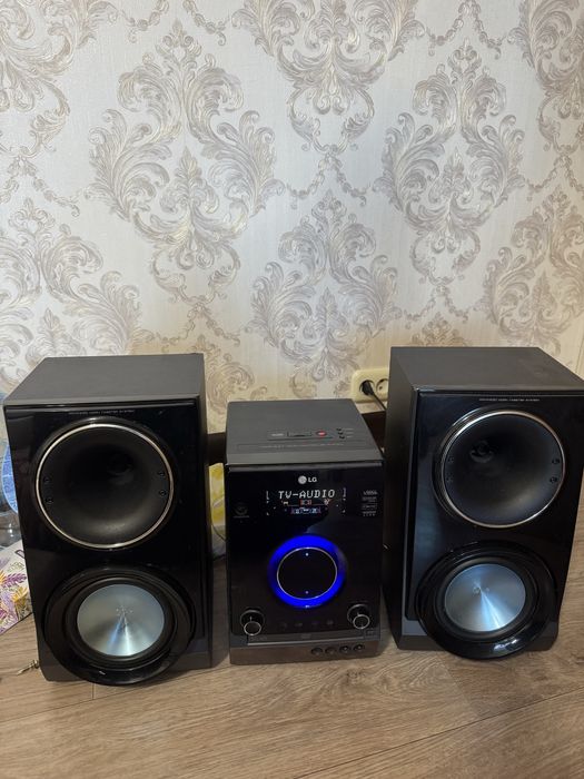 Продам музыкальный центр LG