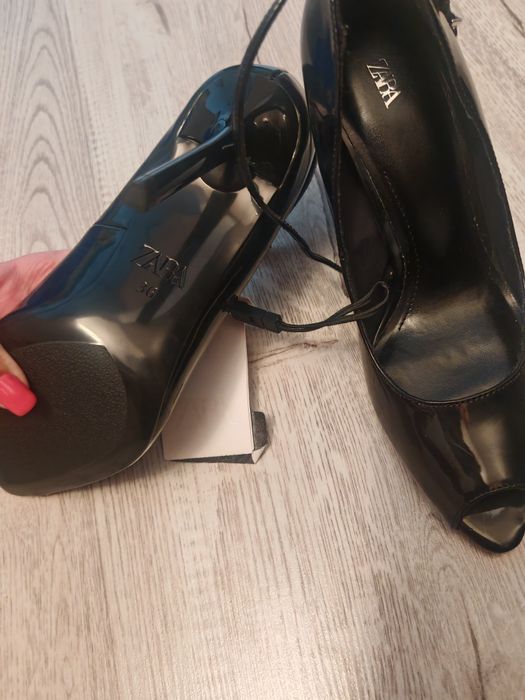 Pantofi lac Zara