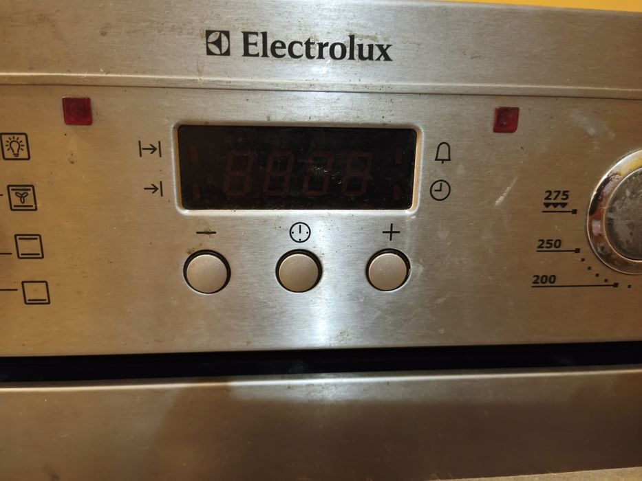 Фурна за вграждане Elektrolux