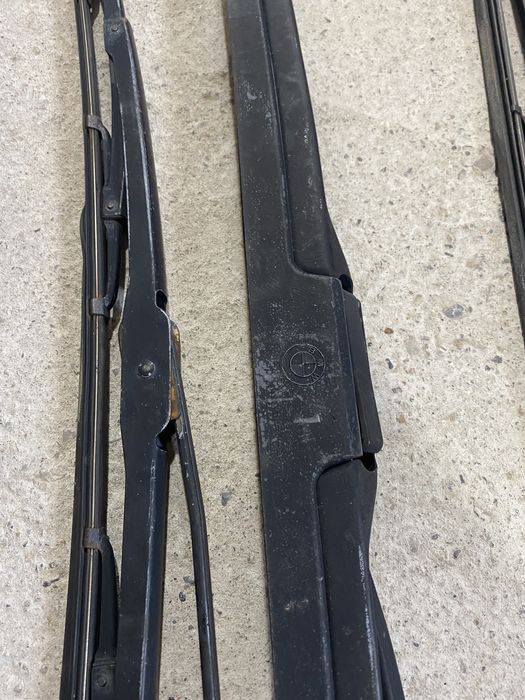 Дворники (поводки) BMW e34