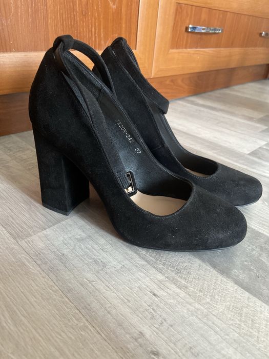 Женские вечерние туфли