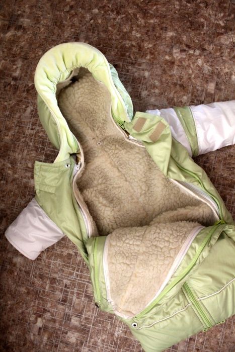 Продам детский комбинезон-трансформер зима /весна