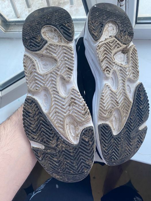 Продам кроссовки