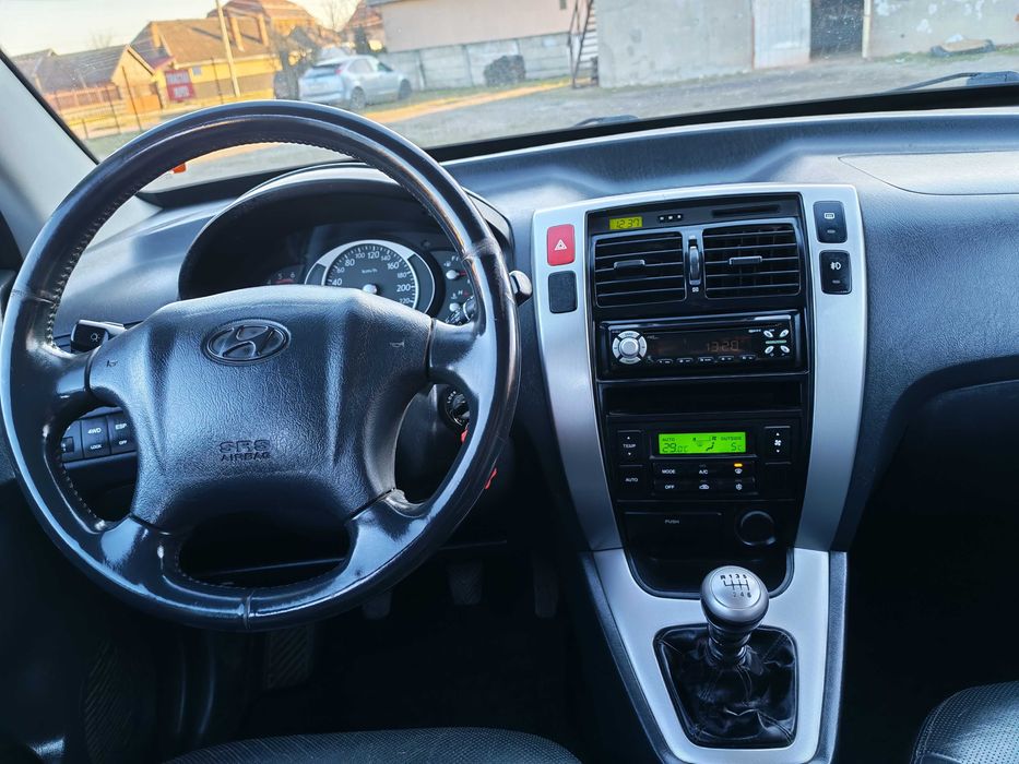 Hyundai Tucson 2.0 CRDI, 140 CP, Climatronic, Tracțiune 4X4