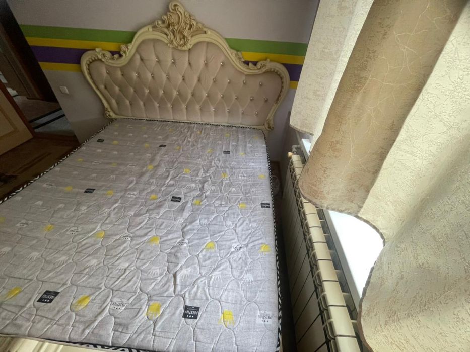 Спальный кровать