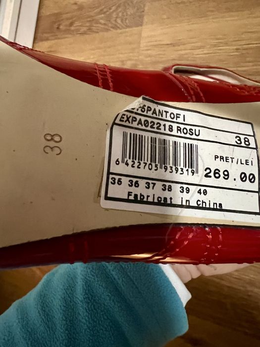 Pantofi stiletto roșii din lac Nissa – mărimea 38
