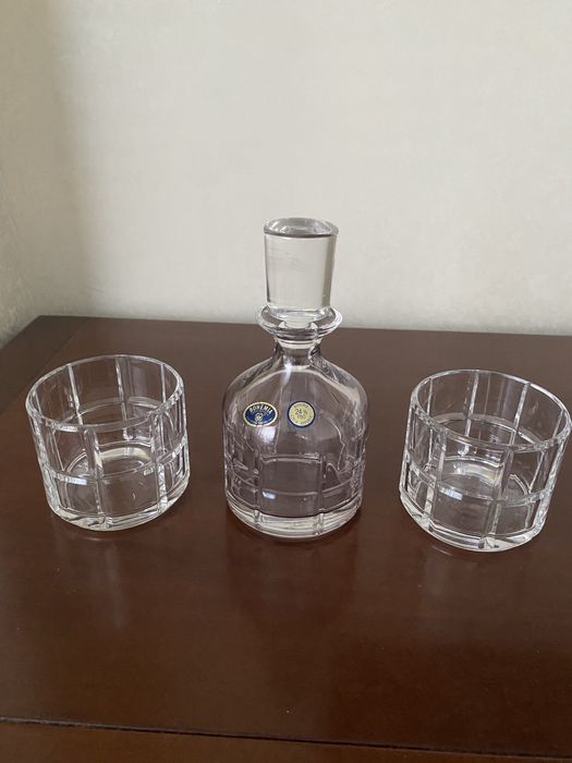 Хрустальный графин с двумя стаканами BOHEMIA