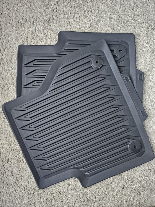 Продавам оригинални гумени стелки за Ауди А6 С8, Ауди А7