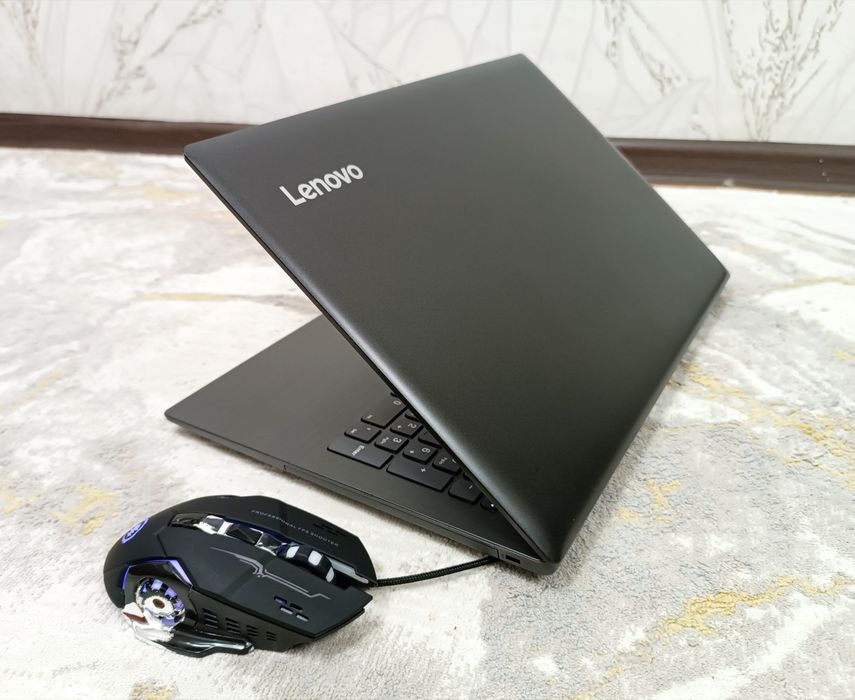 Notebook LENOVO в хорошем состоянии.