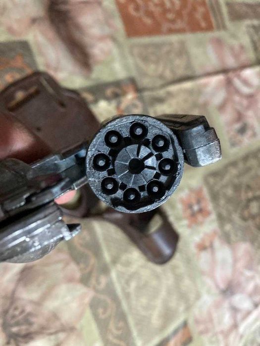 Pistol metal cu capse de jucarie