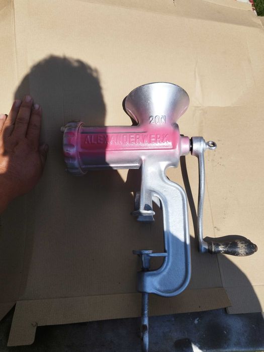 Mașină de tocat carne manuala Alexander