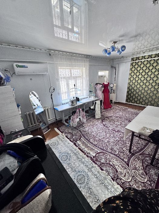 Bo'ron Zapravkada 2 qavatli yevroremontli uy sotiladi (mebeli bilan)