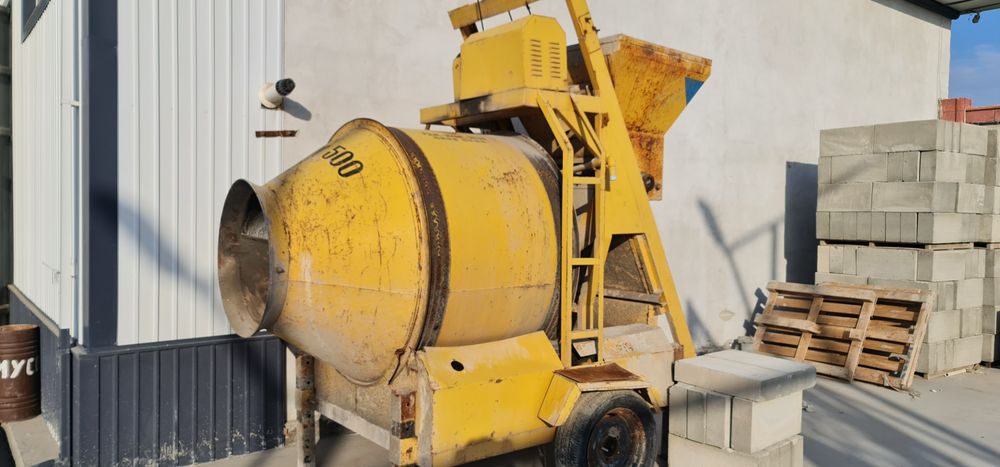 Бетонамишалка JZM 500