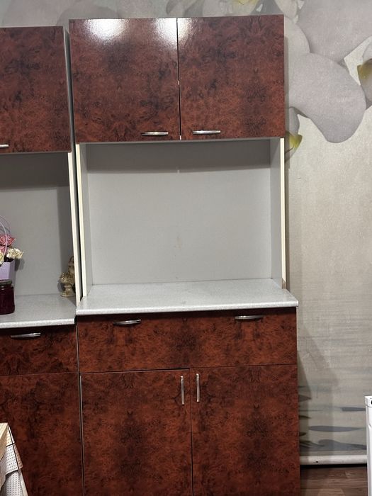 Продаю кухонную гарнитуру 1 блок