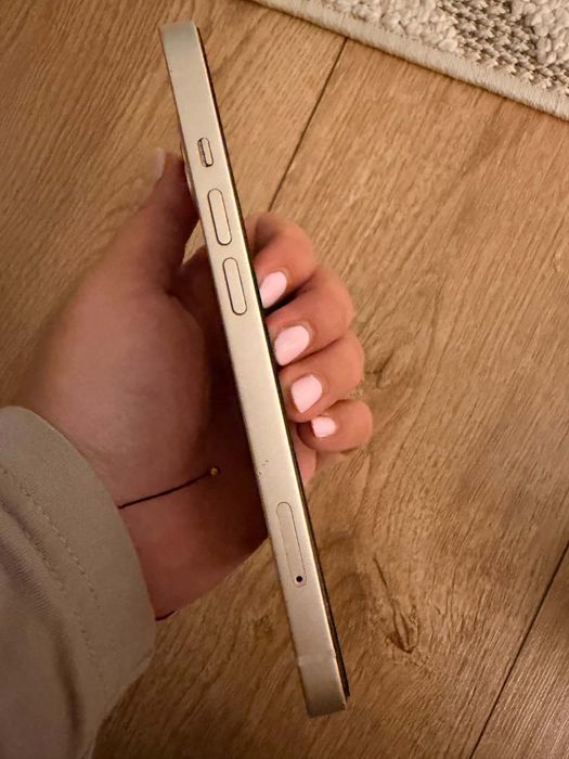 Vand iphone 13 alb 128gb