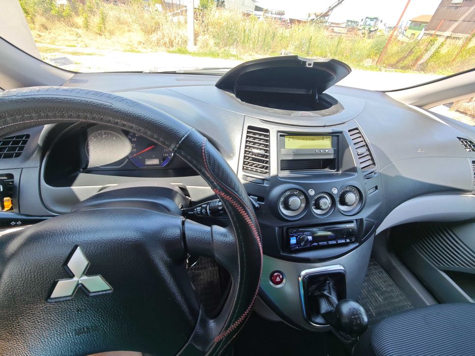 Mitsubishi Grandis 2.4 MIVEC 2007 ГАЗ 7 места