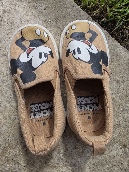 Tenisi mickey + sandale