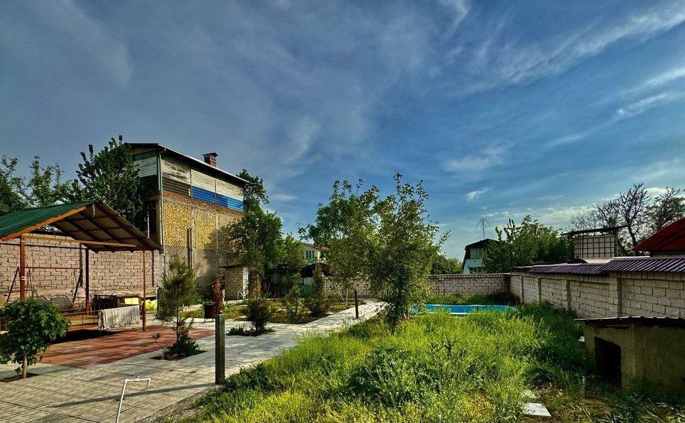 Uy sotiladi nabahor dacha