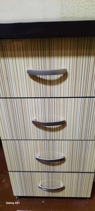 Письменный стол - тумба