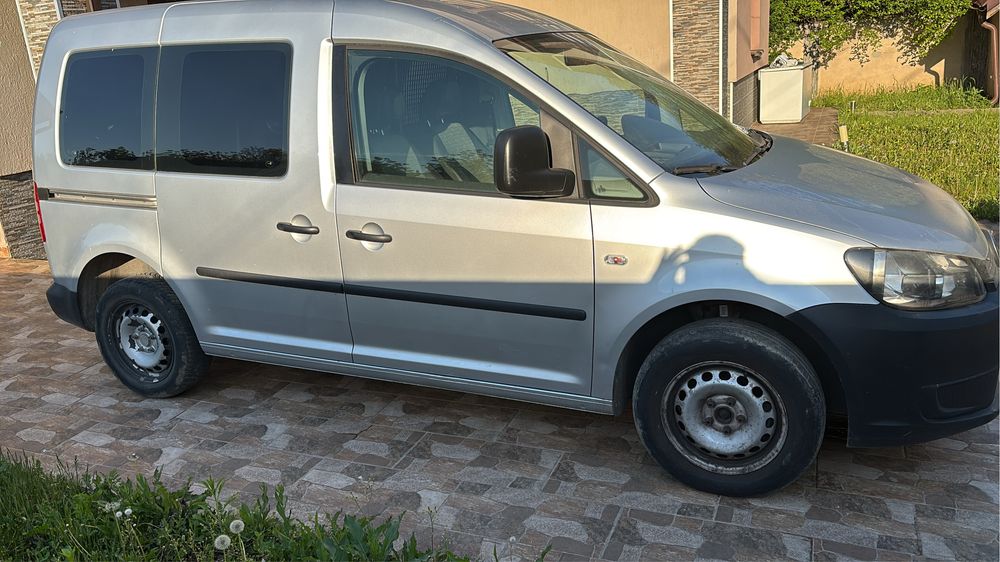 Vand autoutilitare Vw cady in stare buna de fumctionare .