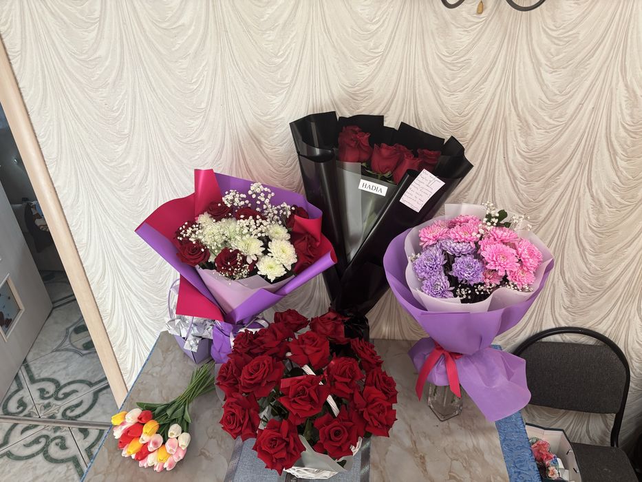 Цветы свежие……..